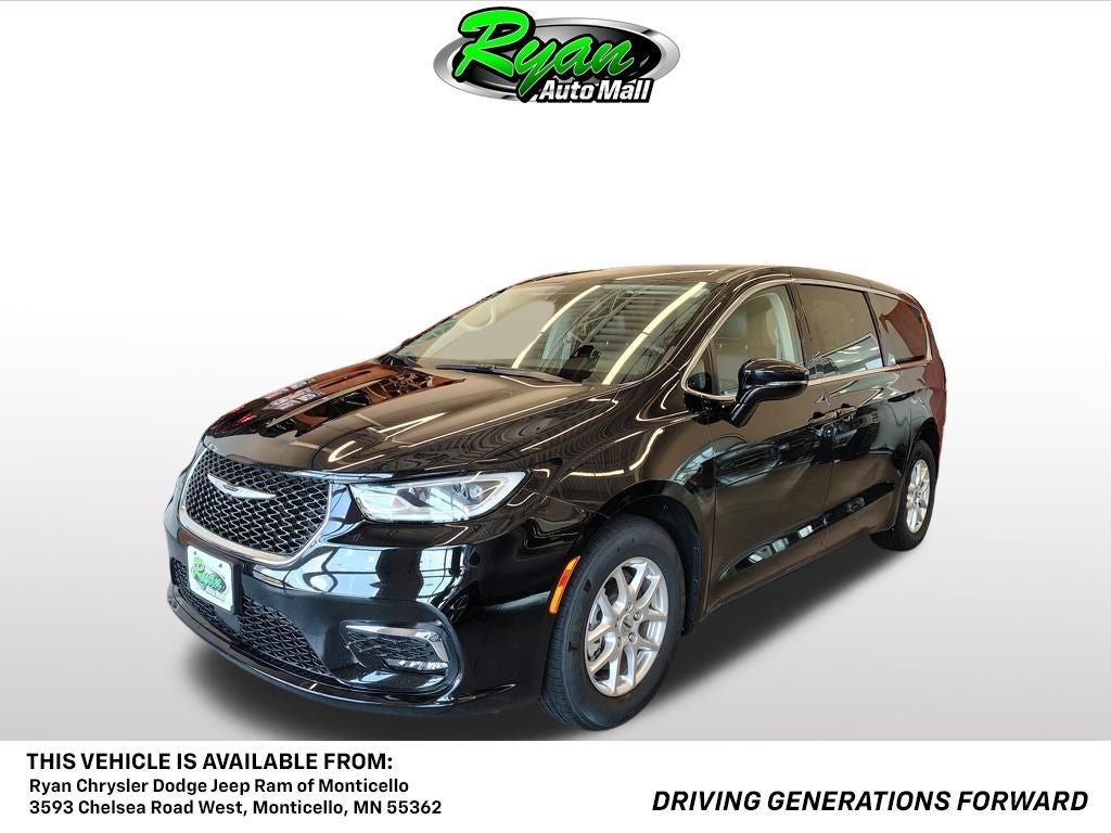 2024 Chrysler Pacifica Touring L in Diamond Black Crystal Pearlcoat — front three-quarter view