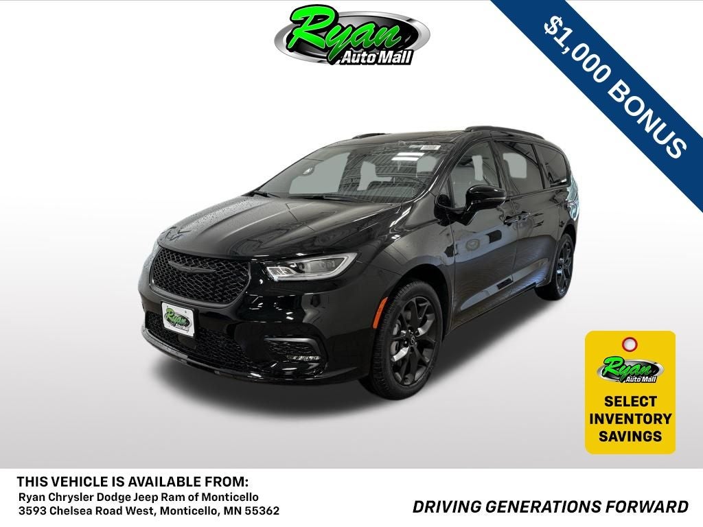 2026 Chrysler Pacifica Limited in Diamond Black Crystal Pearl-Coat Exterior Paint — front three-quarter view