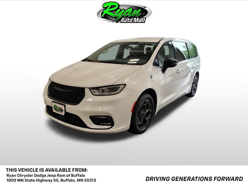 2024 Chrysler Pacifica Hybrid Select in Bright White Clearcoat — front three-quarter view