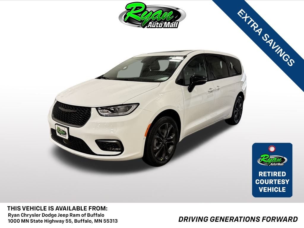 2026 Chrysler Pacifica Select in Bright White Clearcoat — front three-quarter view