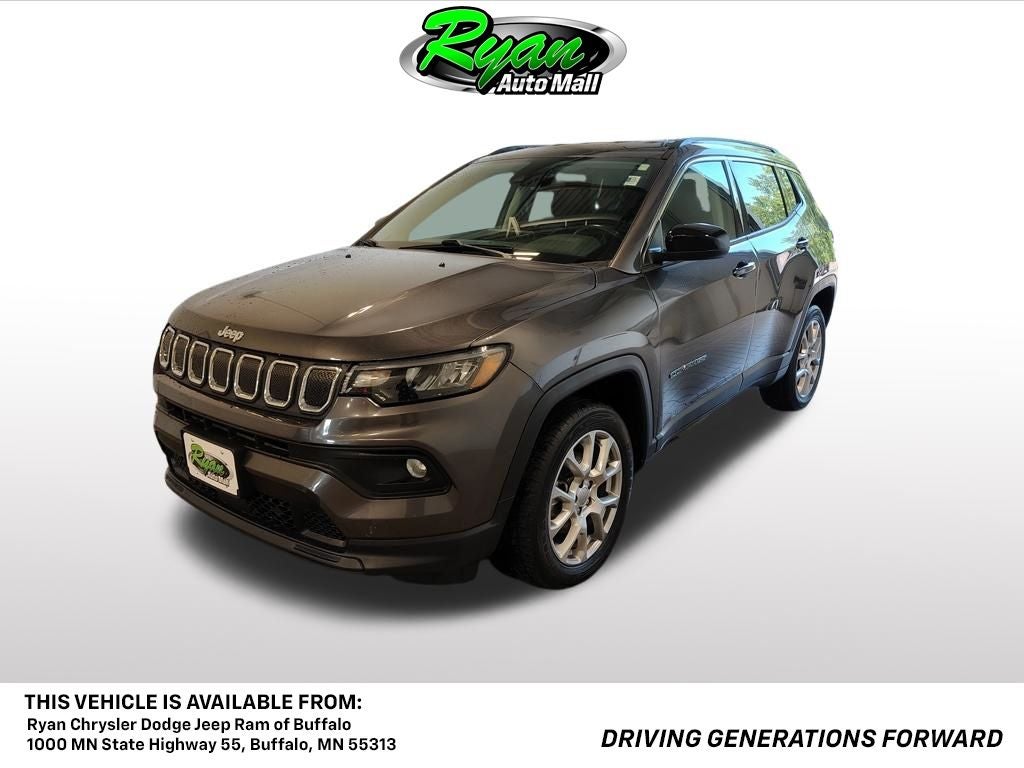 2022 Jeep Compass Latitude Lux in Granite Crystal Metallic Clearcoat — front three-quarter view